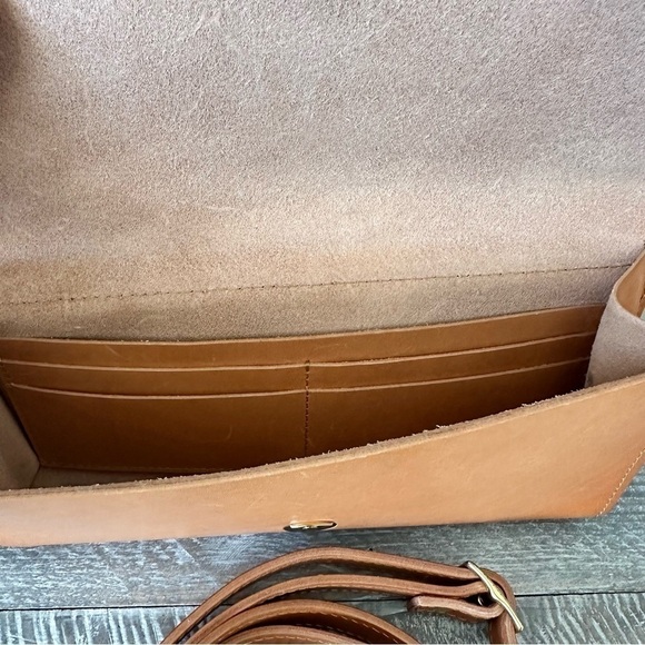 TEDDI Joelle-Full Grain Leather Crossbody - Picture 8 of 10